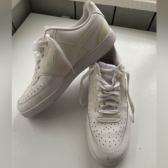 White Nike Court Vision Low 10.5 - Picture 1 of 4